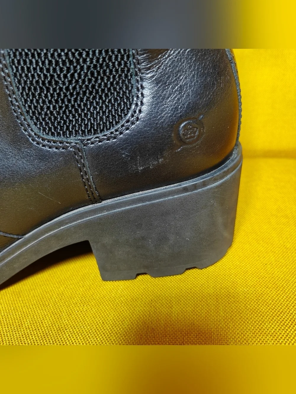 BOC Born Women's Black Leather Stretch Pull-On Chelsea Boots High Heel Shoes 10M